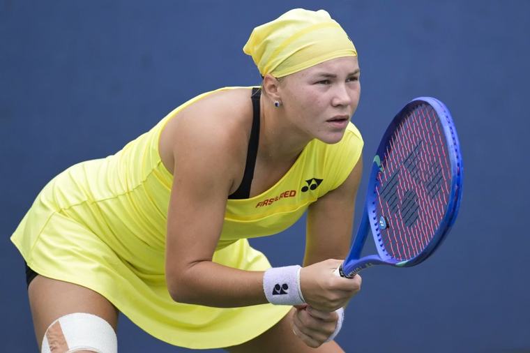 Шнайдер вылетела с US Open, уступив в третьем круге