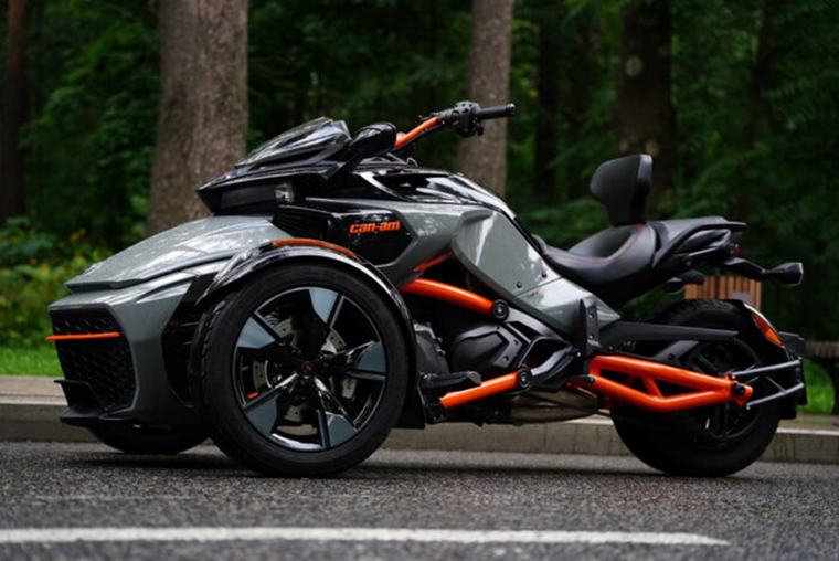 BRP Can-Am SPYDER F3-S: спортивный трицикл с мотором Rotax 1330 и режимом SPORT