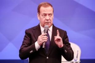 Медведев предупредил Германию о последствиях антироссийских действий