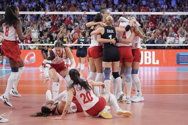 Антропова не помогла Италии: сборная Турции выиграла Евро-2026 по волейболу