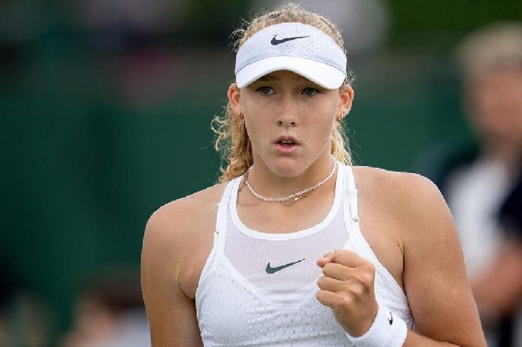 Мирра Андреева разгромила соперницу после задержки матча на US Open