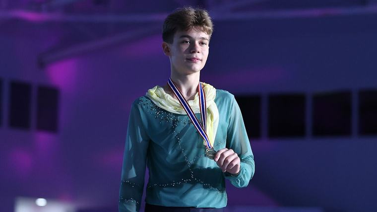 Фигурное катание Российский фигурист не оставил соперникам ни единого шанса. Прыгнул пять квадов и ворвался в финал