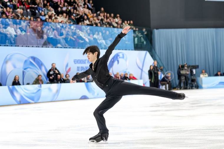Угожаев снялся с Lombardia Trophy - в заявке ISU из россиян остался только Ветлугин