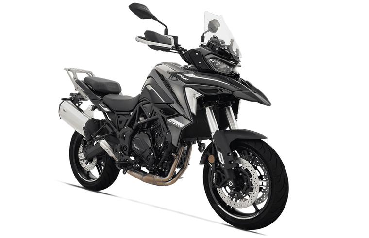 Benelli TRK 702: новые стандарты комфорта и управляемости для города и путешествий